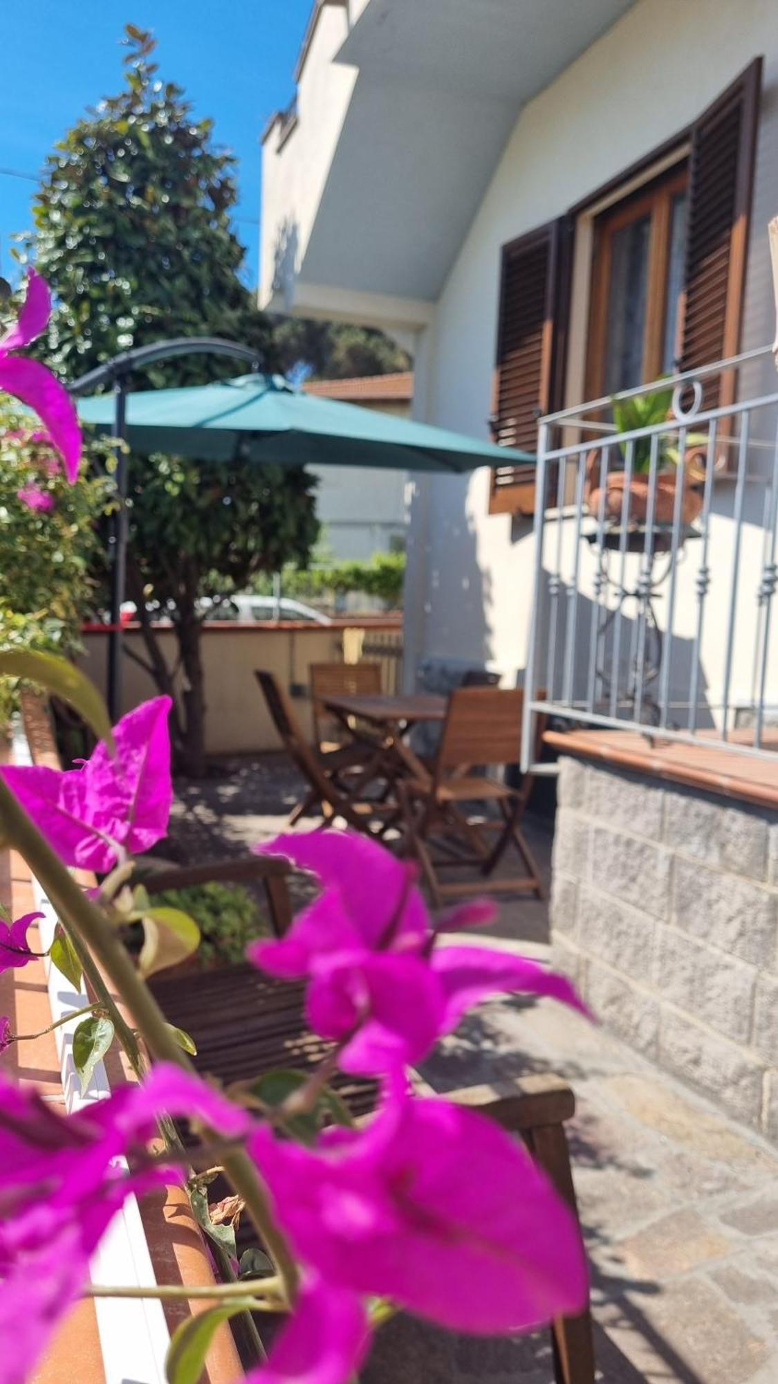 Apartmán A Casa Di Gina Rosignano Solvay Exteriér fotografie